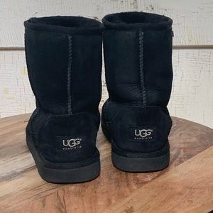 Girls Classic Short Ugg Boots